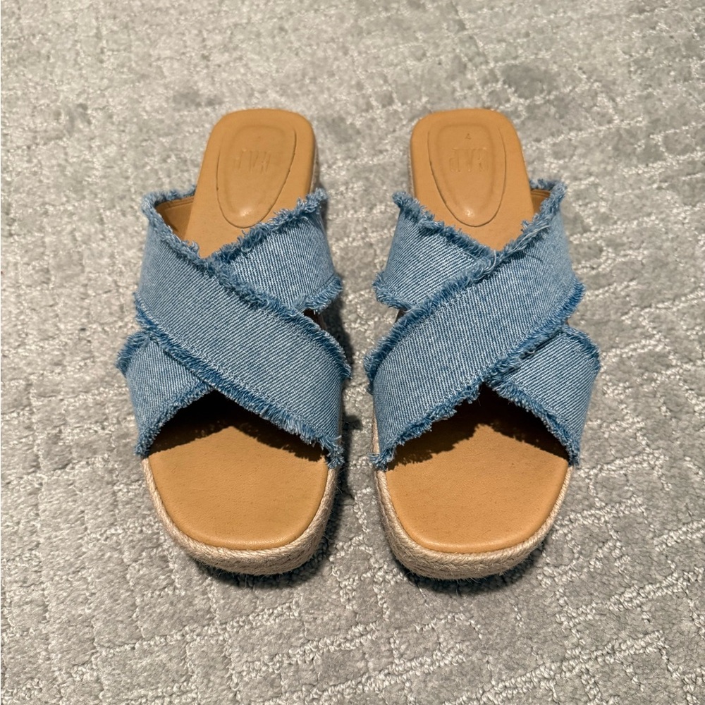 Women's Blue Denim Espadrille Sandals Size 8 (labeled as 7 but fits large)